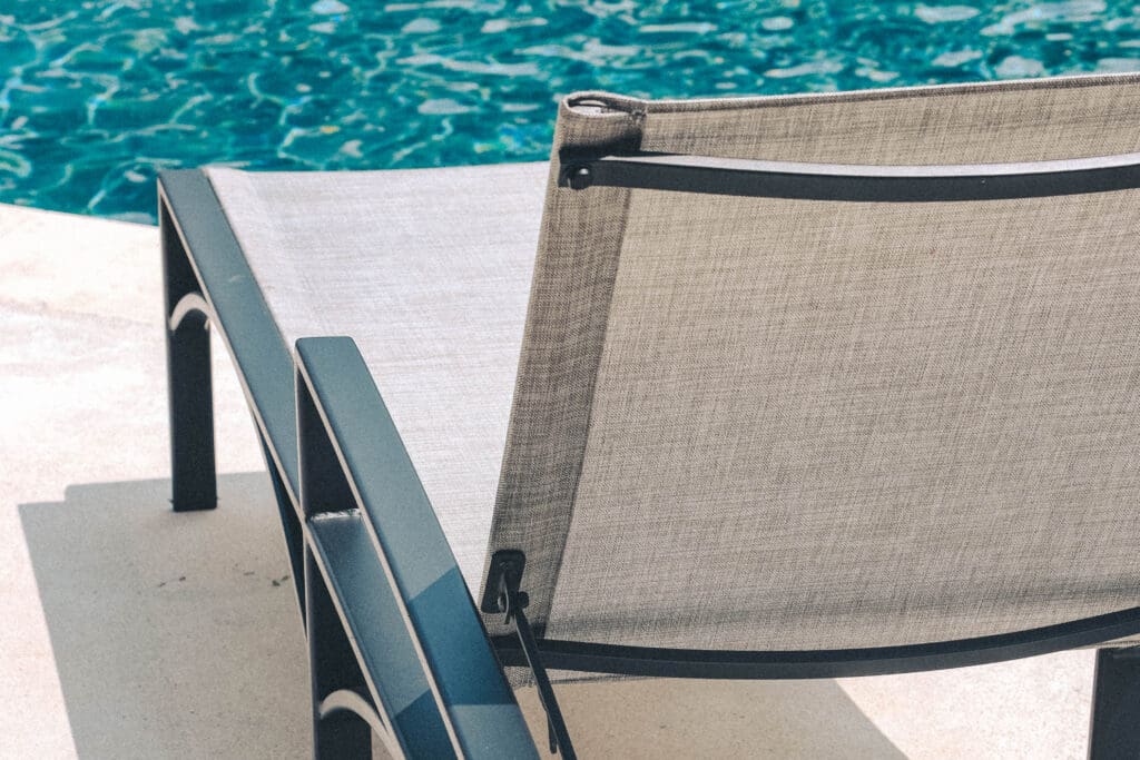 Arc Chaise Lounge Sling